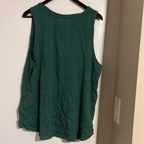 Roots soft green muscle tee - Picture 4 of 5